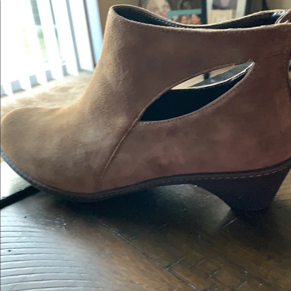 Dansko Bonita suede boot